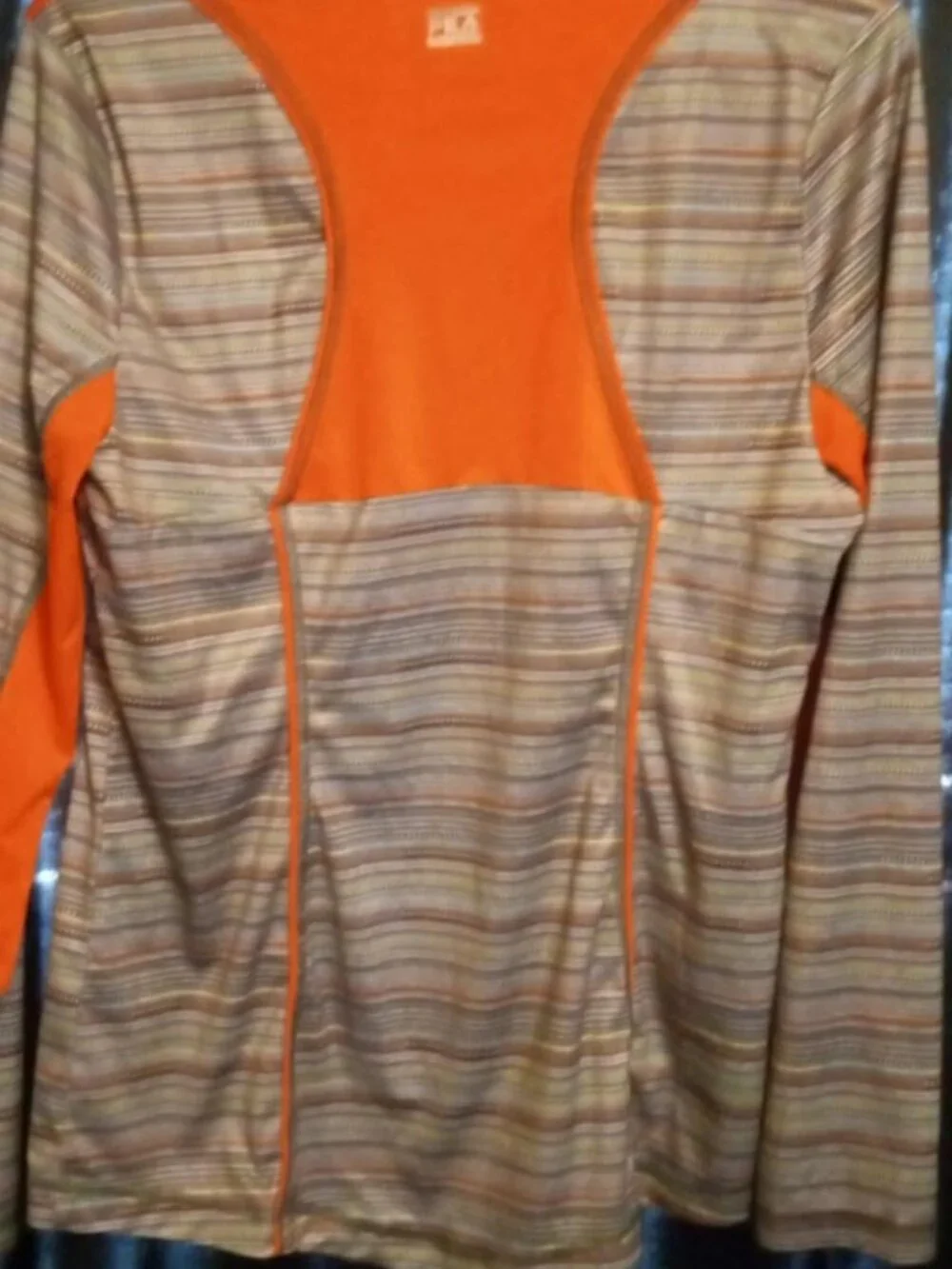 Fila Sport Performance Long Sleeve Running Active Shirt Size L no pockets - Picture 2 of 2